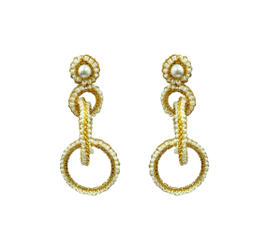 Brinco de Crochê Argolas Clássicas Pérola