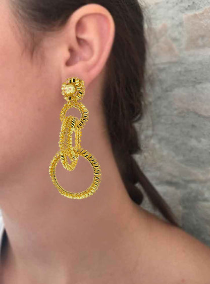 Brinco de Crochê Argolas Clássicas Dourada