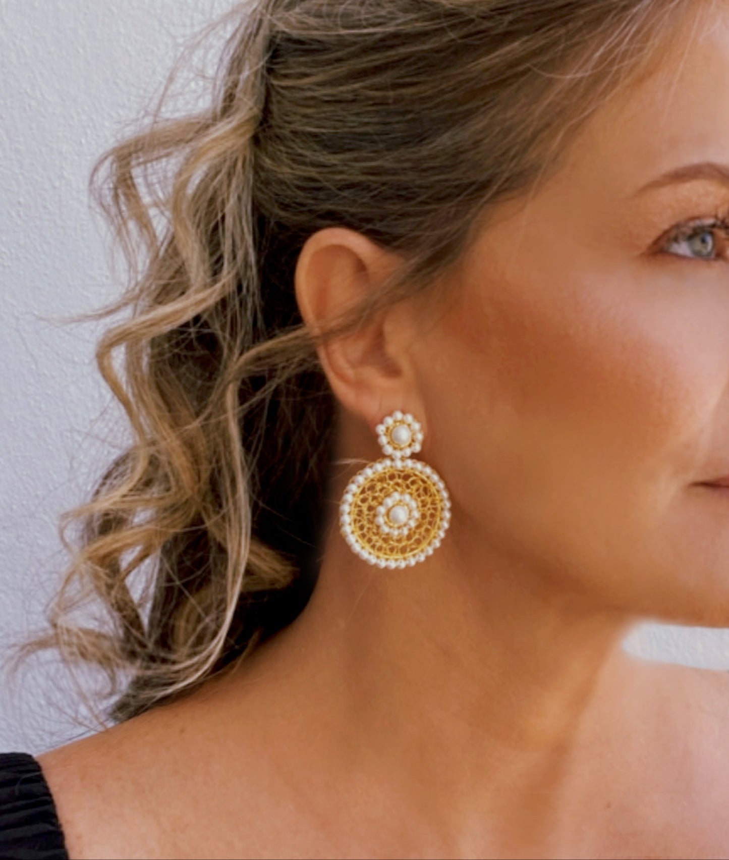 Brinco de Crochê Minerva Drop Pérola