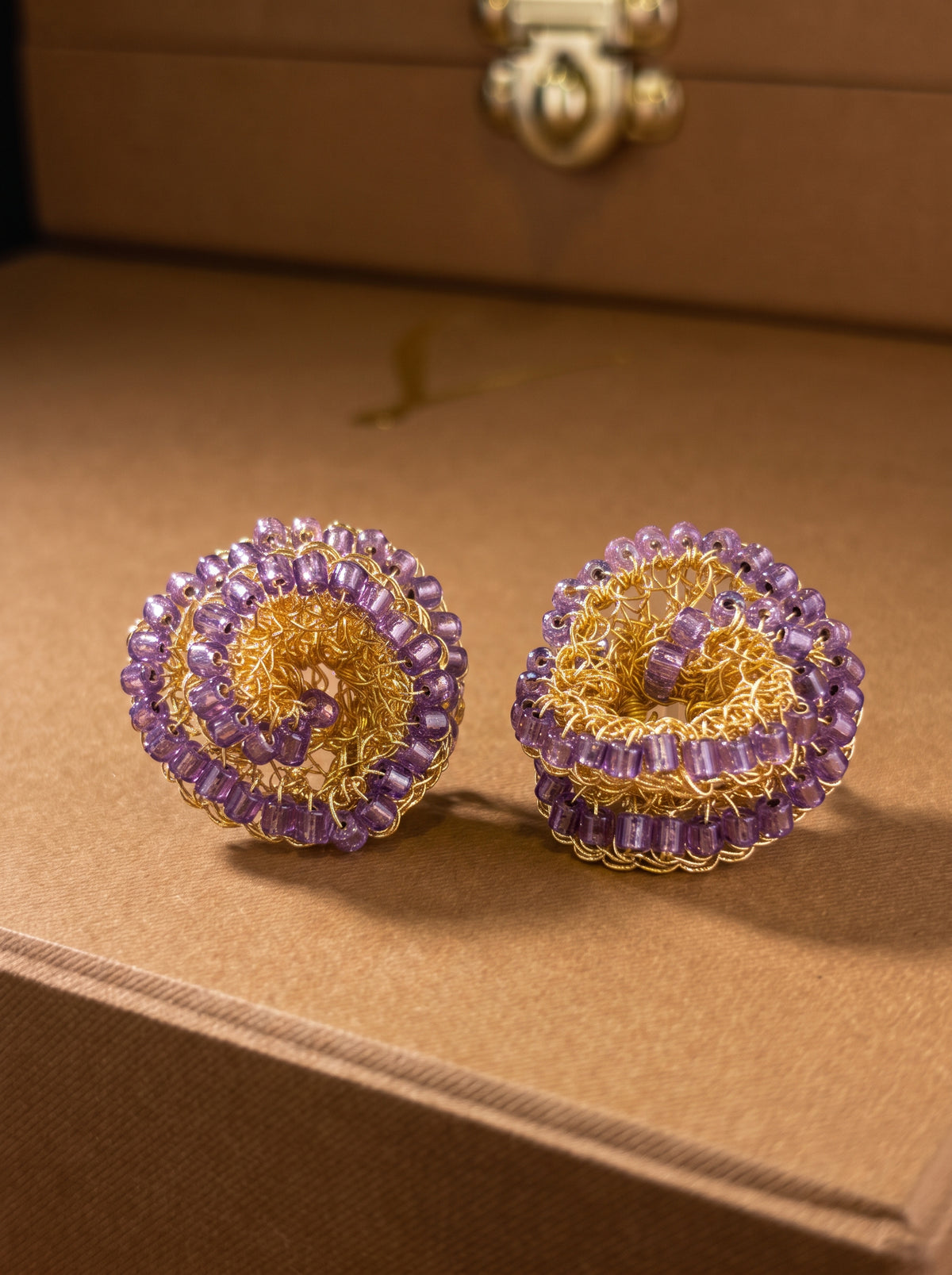 Brinco de Crochê Rosette Metallic Amethystc