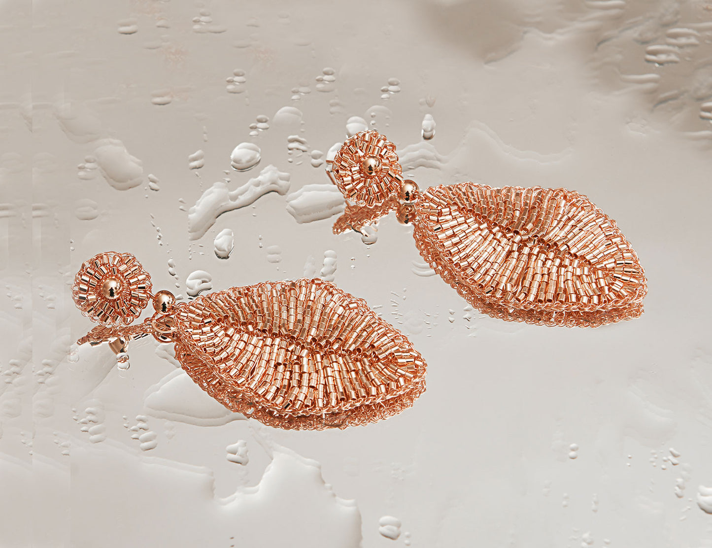 Brinco de Crochê Folha Rosé