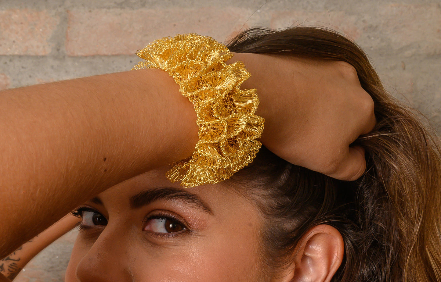 Bracelete de Crochê Rio Dourado Essence