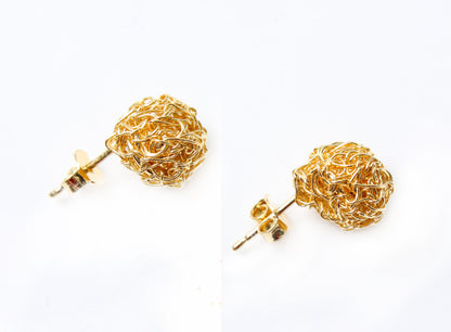 Brinco de Crochê Dome Post Dourado