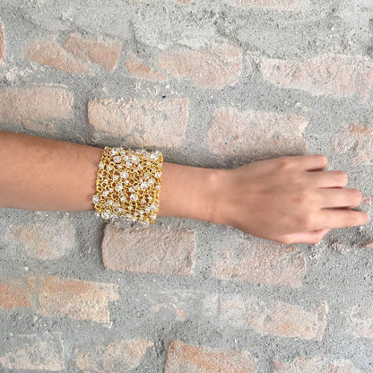 Bracelete de Crochê Cristais Pontos de Luz Dourada