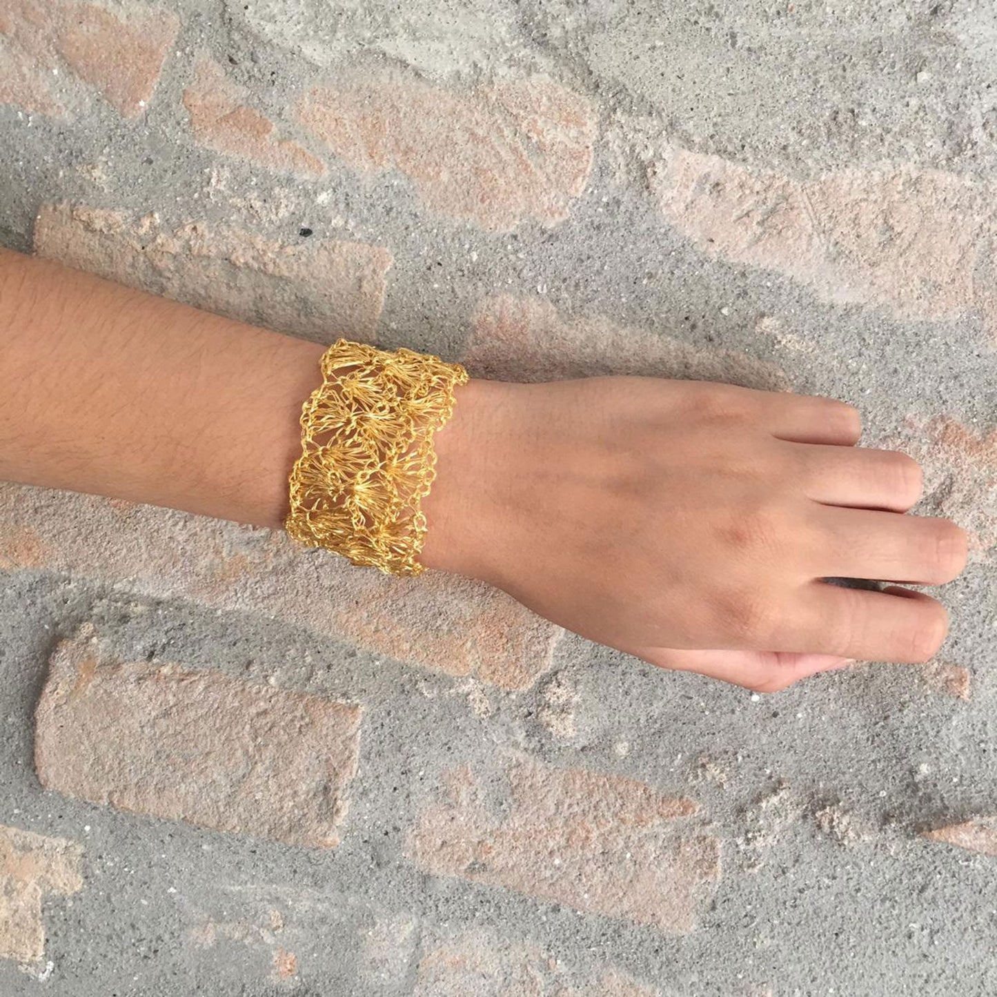 Bracelete de Crochê Escamas Fino Dourado Essence