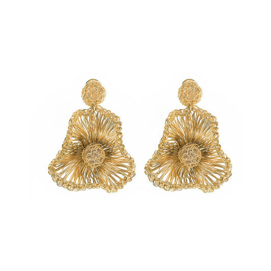 Brinco de Crochê Flor de Jabot Pequeno Dourado