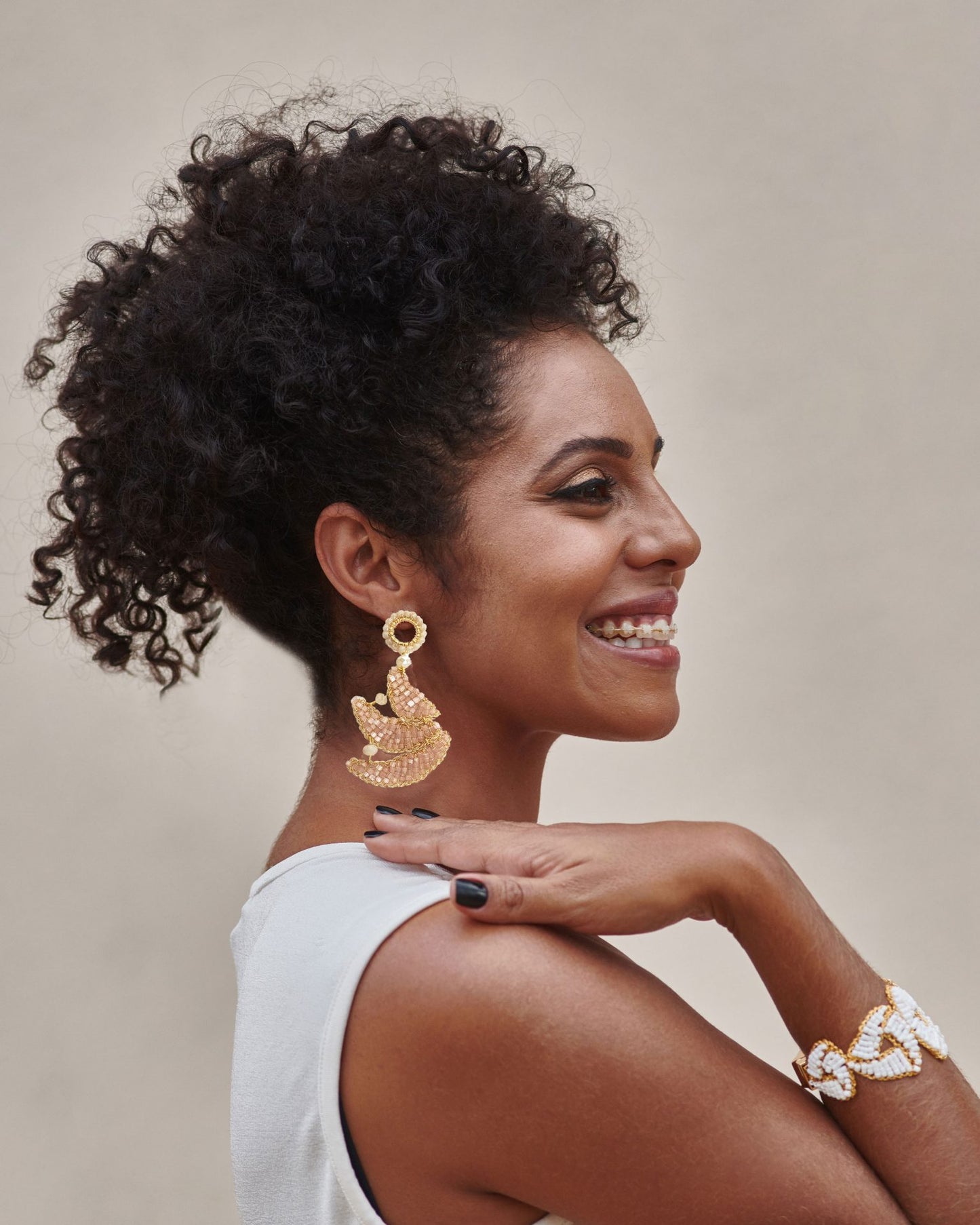 Brinco de Crochê Dimensões Nude