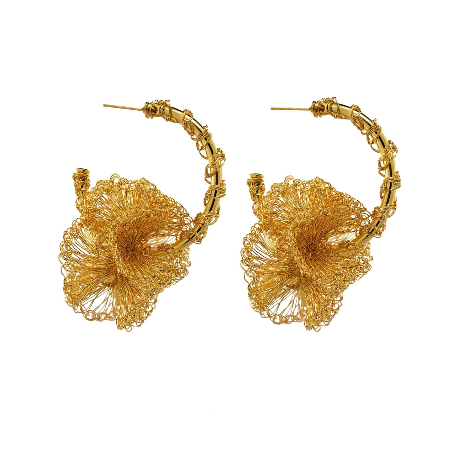 Brinco de Crochê Argola Flor Dourada