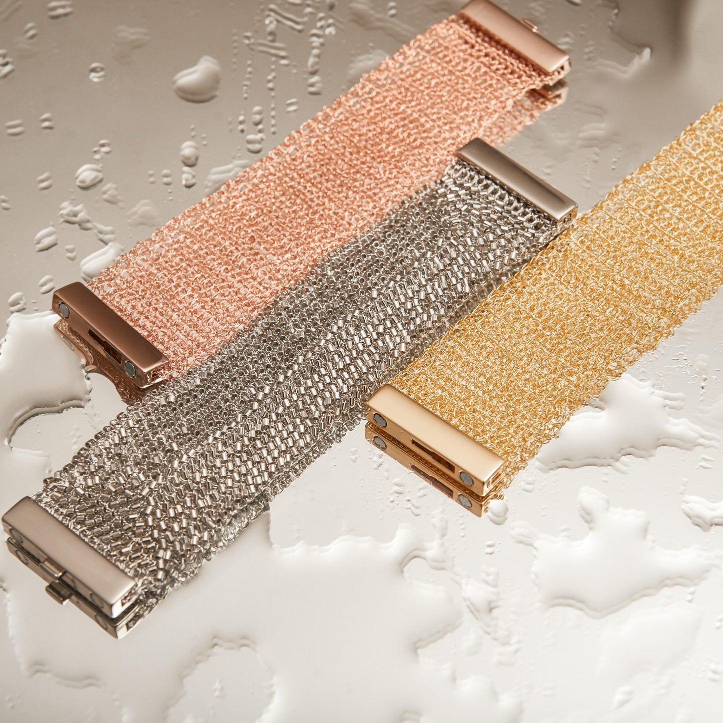 Bracelete de Crochê Dourado Estreito