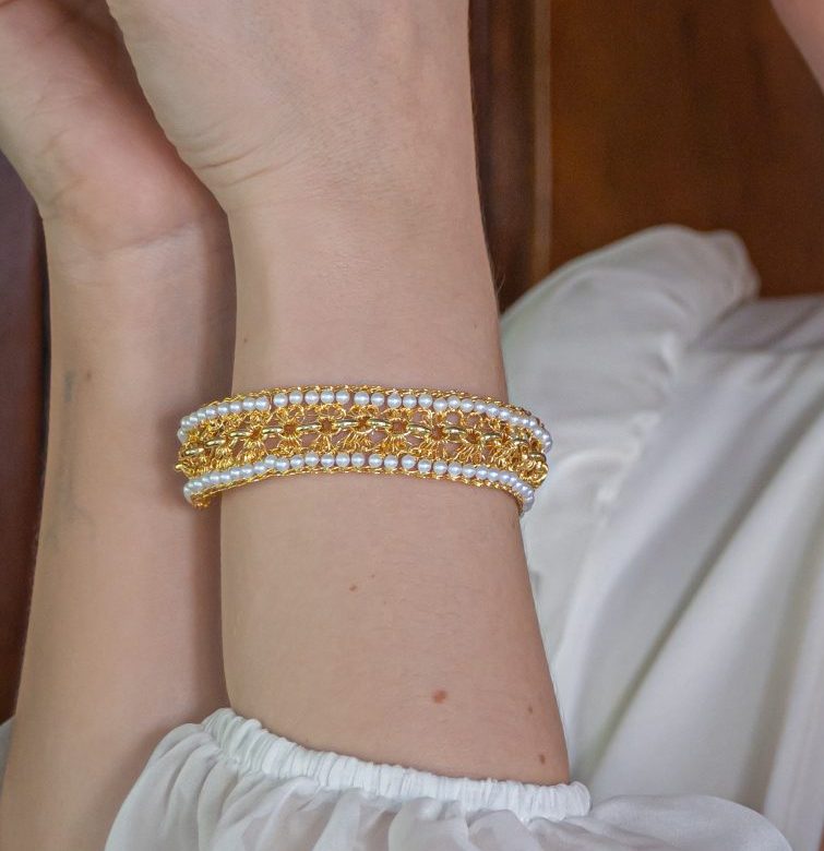 Pulseira de Crochê Correntes do Amor Entrelaçados Pérola