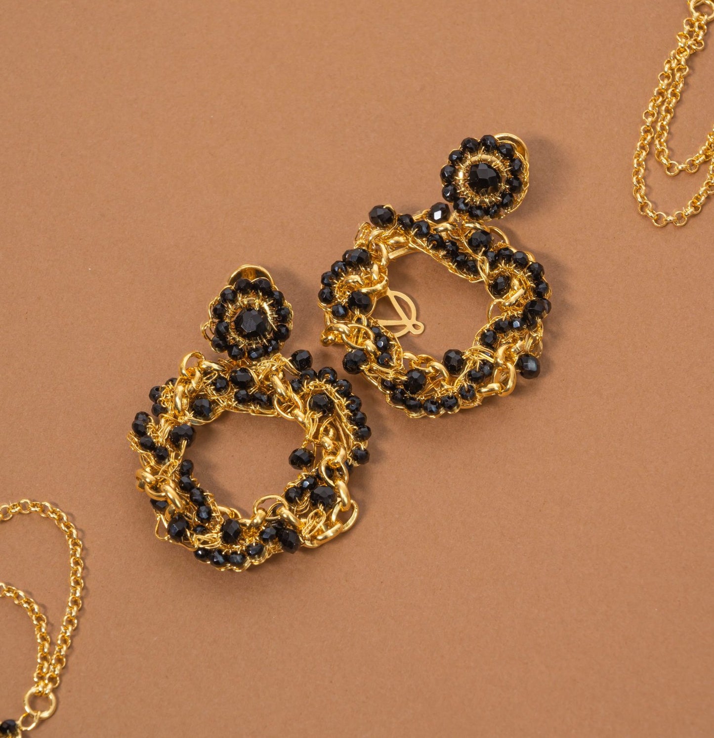 Brinco de Crochê Argola Correntes do Amor Entrelaçados Preto