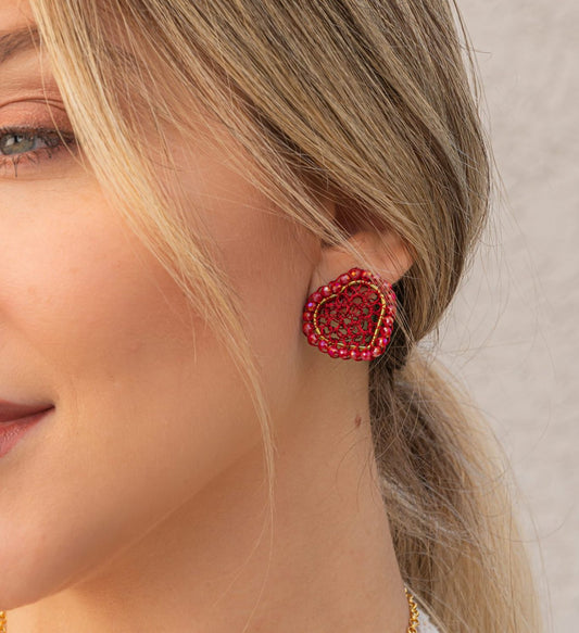 Brinco de Crochê Coração Preenchido Pequeno Entrelaçados Vermelho