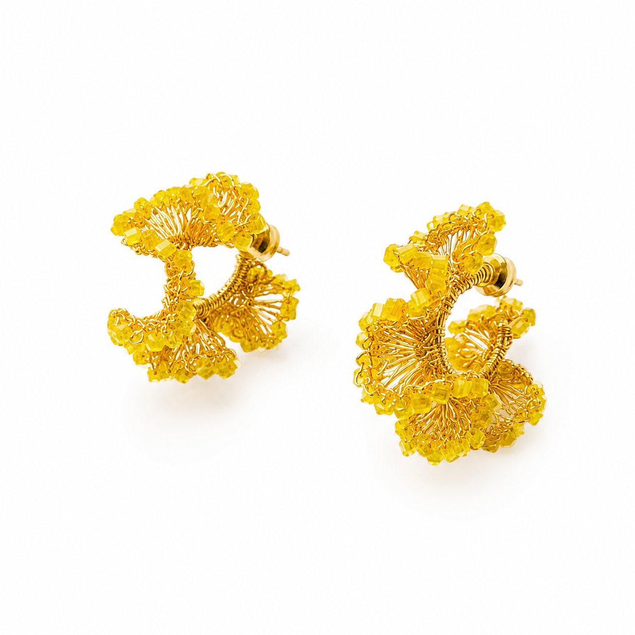 Brinco de Crochê Argola Jabot Pequeno Amarelo