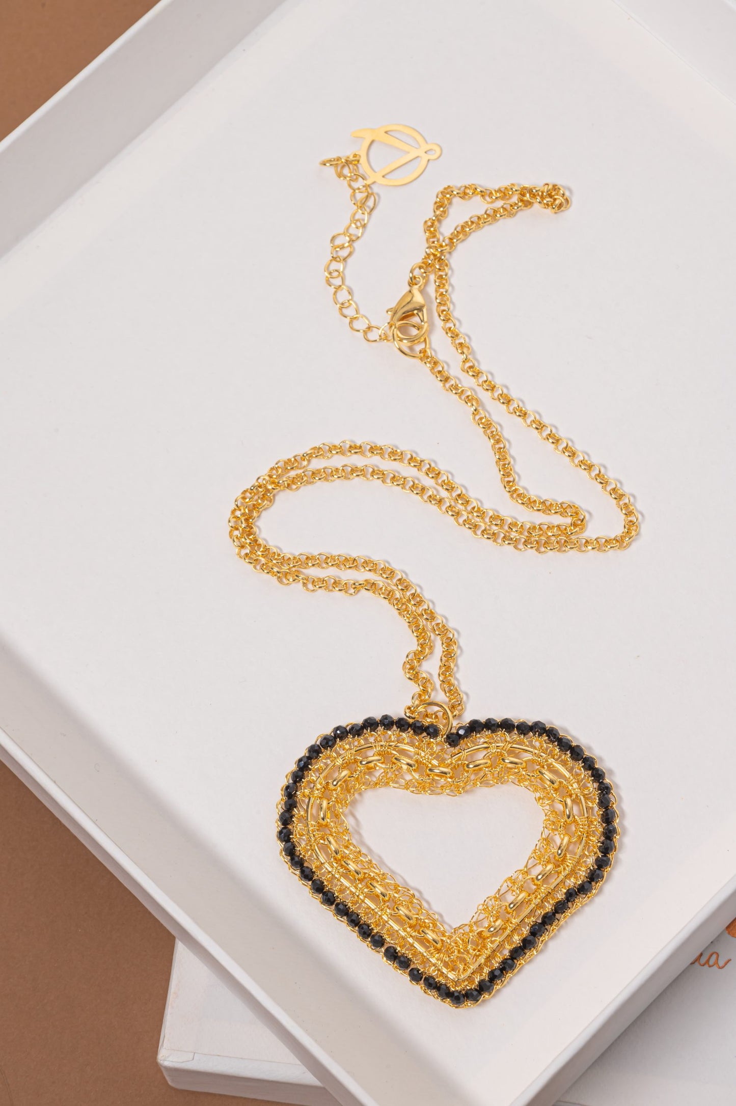 Colar de Crochê Coração Correntes do Amor Entrelaçados Preto
