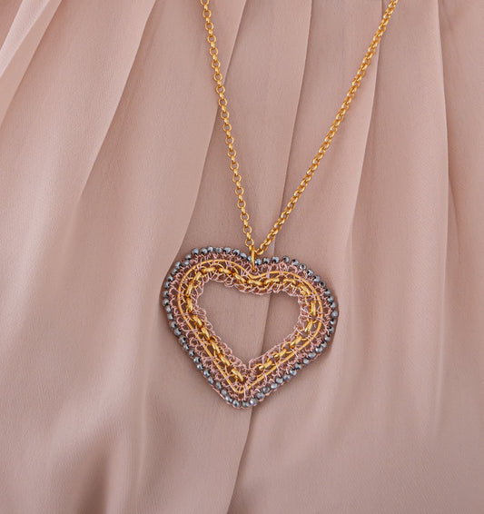 Colar de Crochê Coração Correntes do Amor Entrelaçados Trio Gold