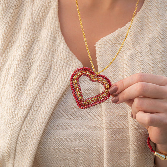 Colar de Crochê Coração Correntes do Amor Entrelaçados Vermelho