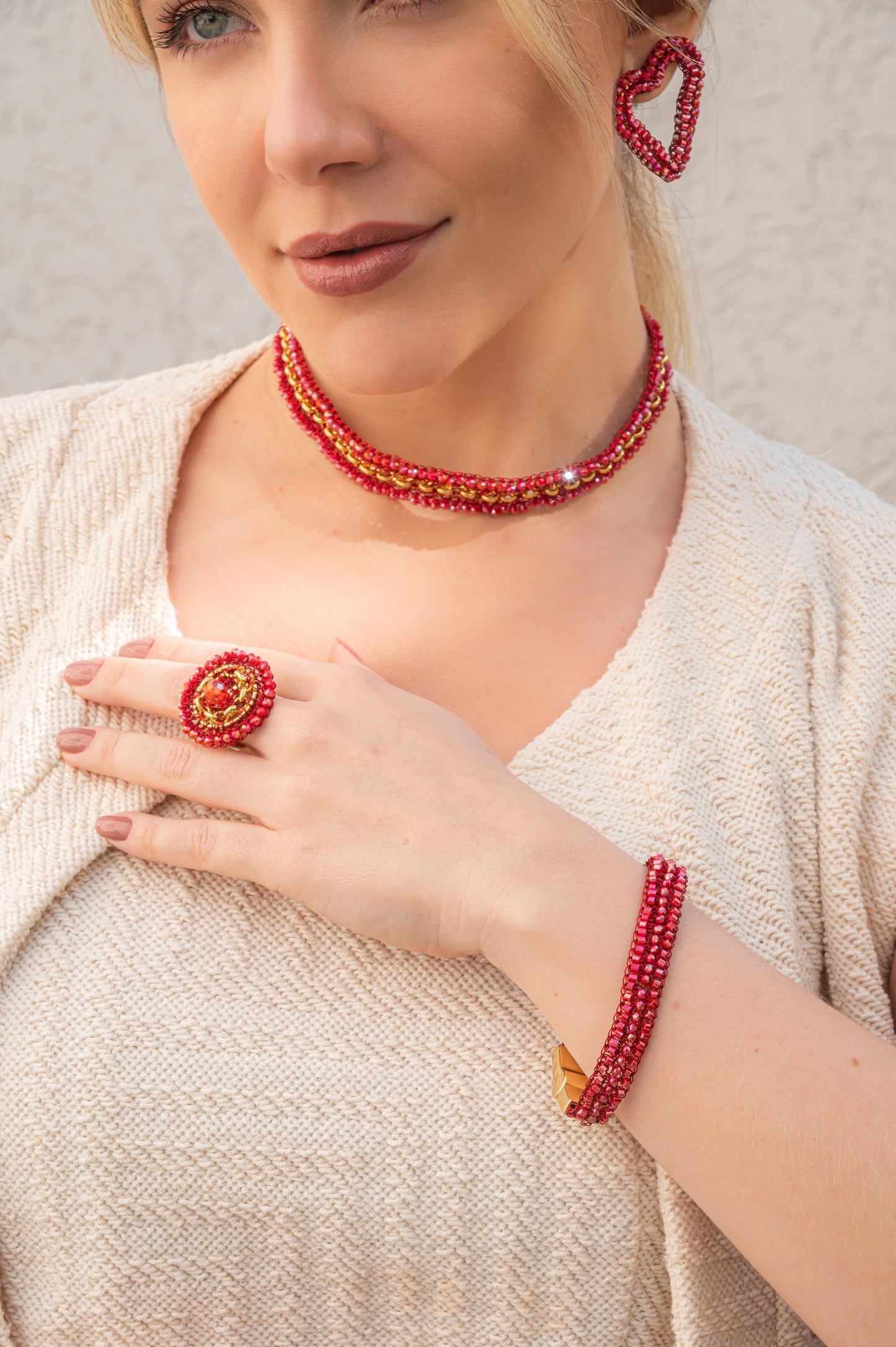 Colar de Crochê Correntes do Amor Entrelaçados Vermelho