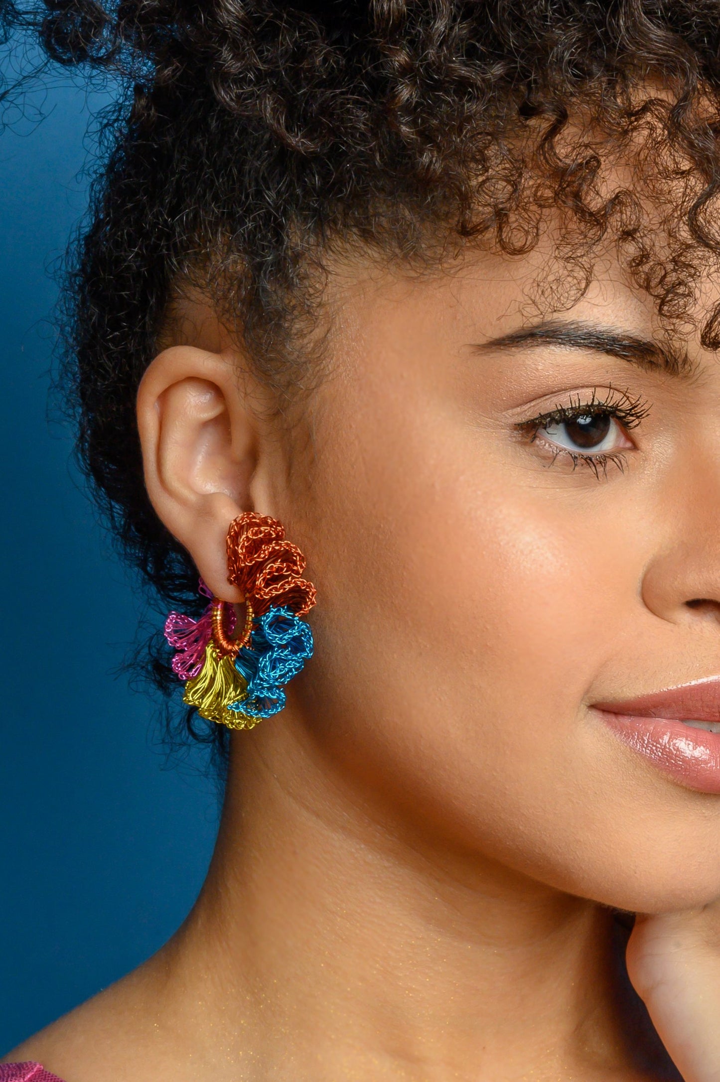 Brinco de Crochê Argola Jabot Confetti