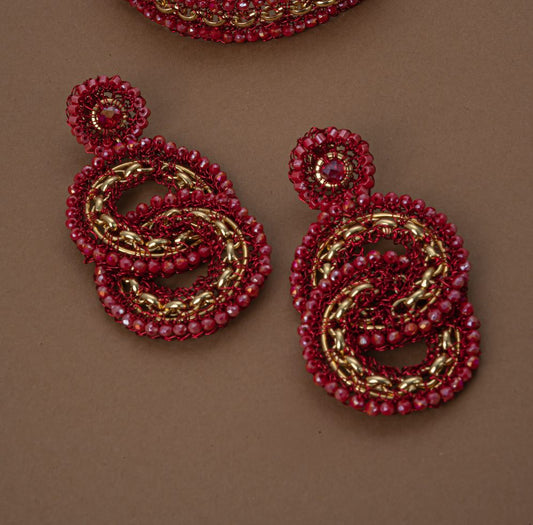 Brinco de Crochê Círculos Correntes do Amor Entrelaçados Vermelho