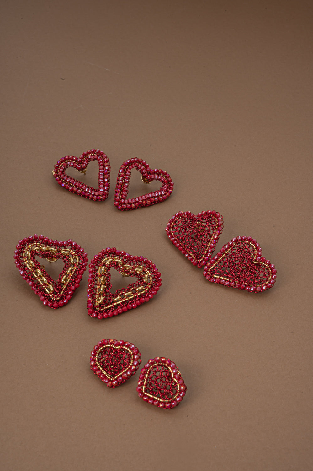 Brinco de Crochê Amor Itálico Vermelho Entrelaçados