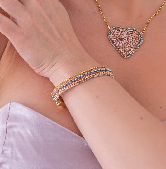 Pulseira de Crochê Coração Preenchido Entrelaçados Trio Gold