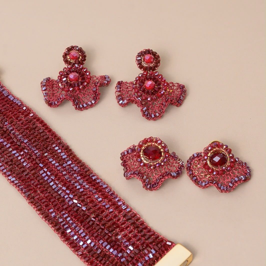 Brinco de Crochê Crest Flower Infinite Love - Burgundy