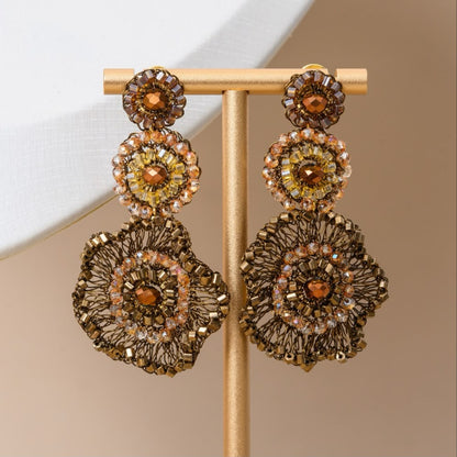 Brinco de Crochê Crest Flower Trio Infinite Love - Sépia