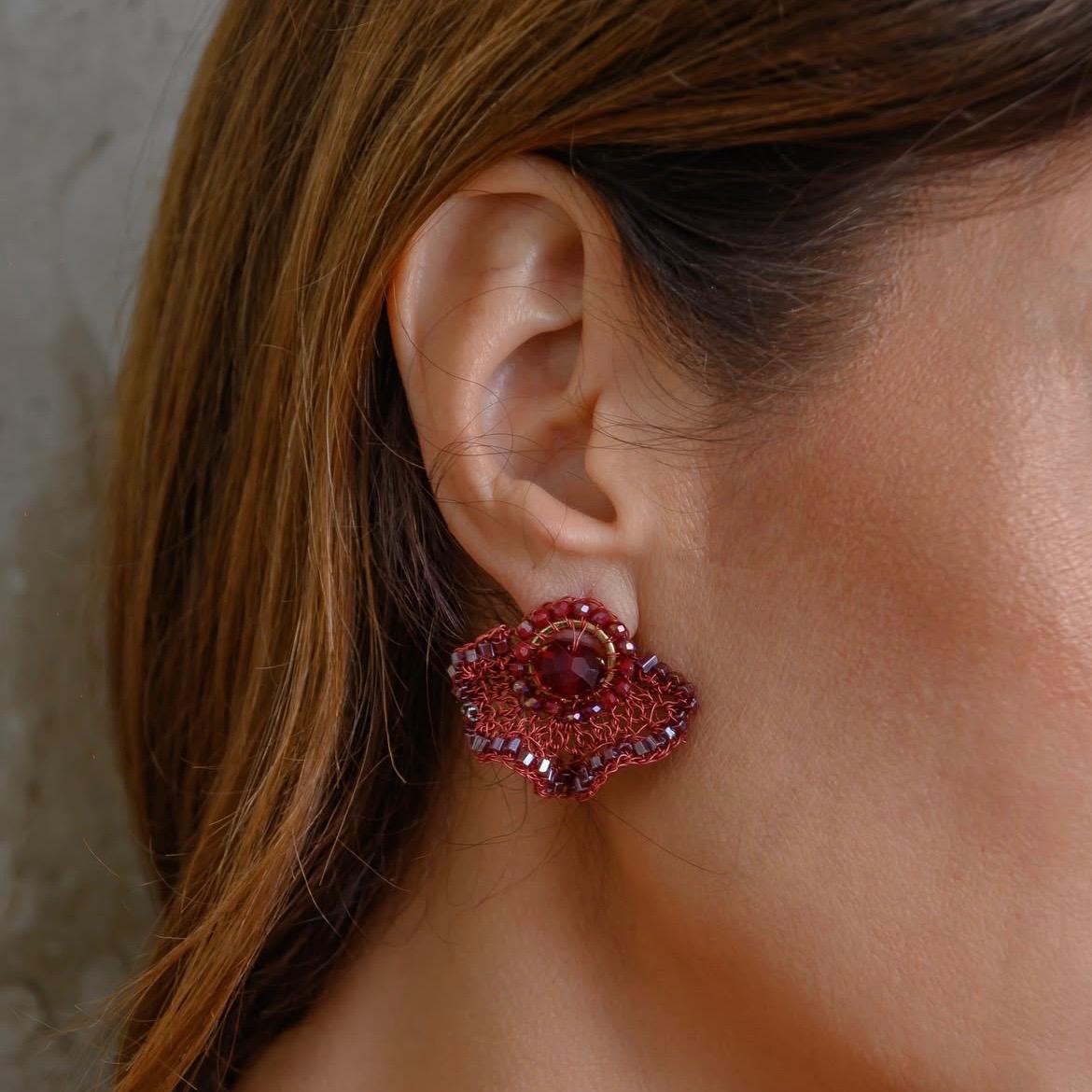 Brinco de Crochê Crest Flower Infinite Love - Burgundy
