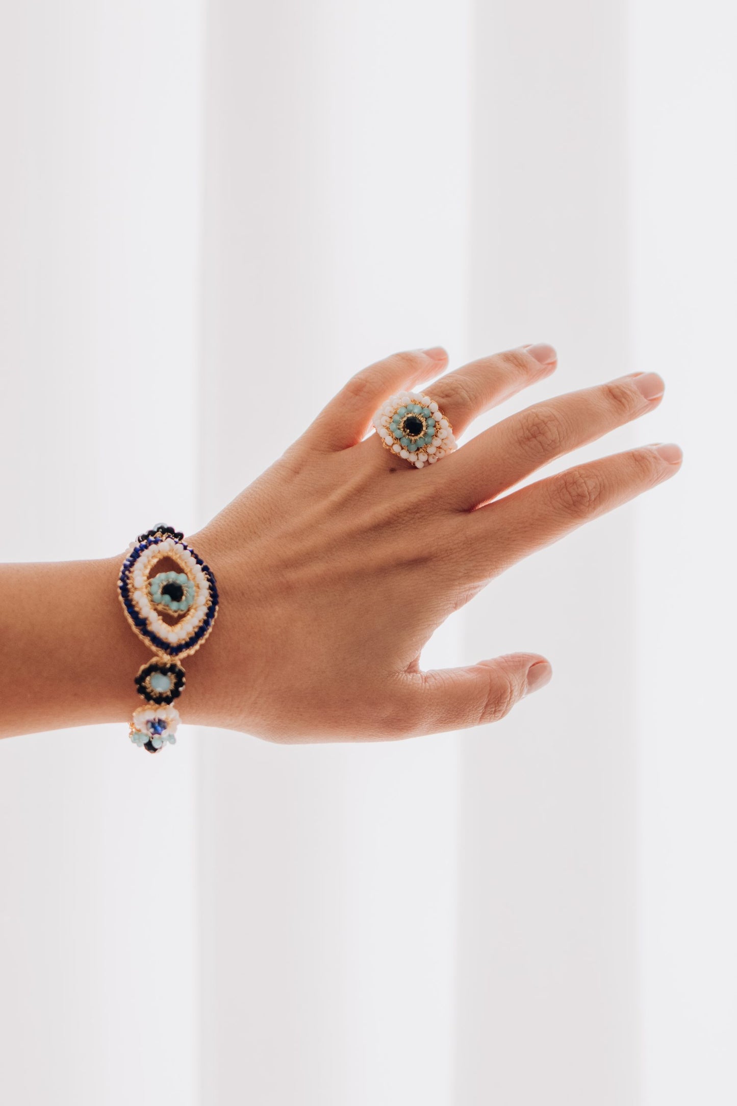 Anel de Crochê Evil Eye Dourado